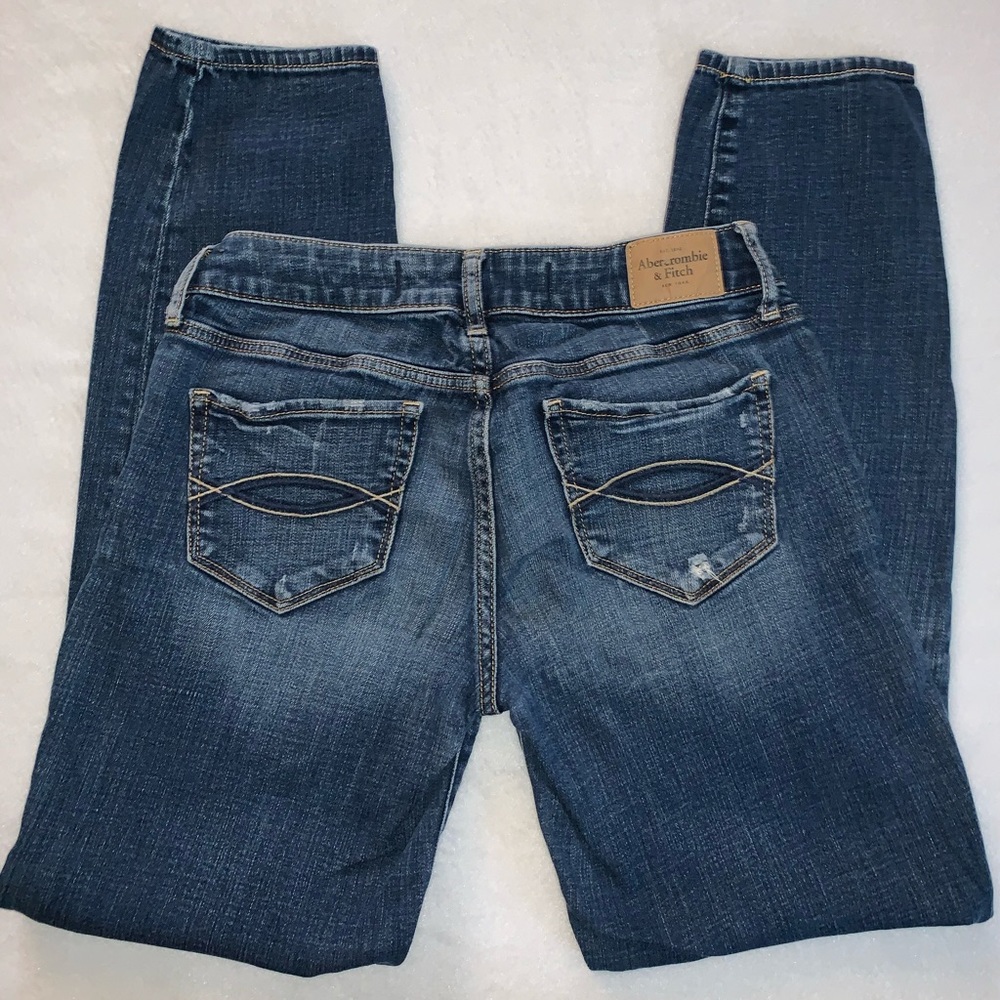 Abercrombie & Fitch Distressed Skinny Jeans size 2